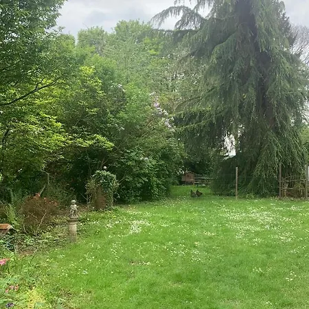 Dependance Dans Le Jardin Holiday home